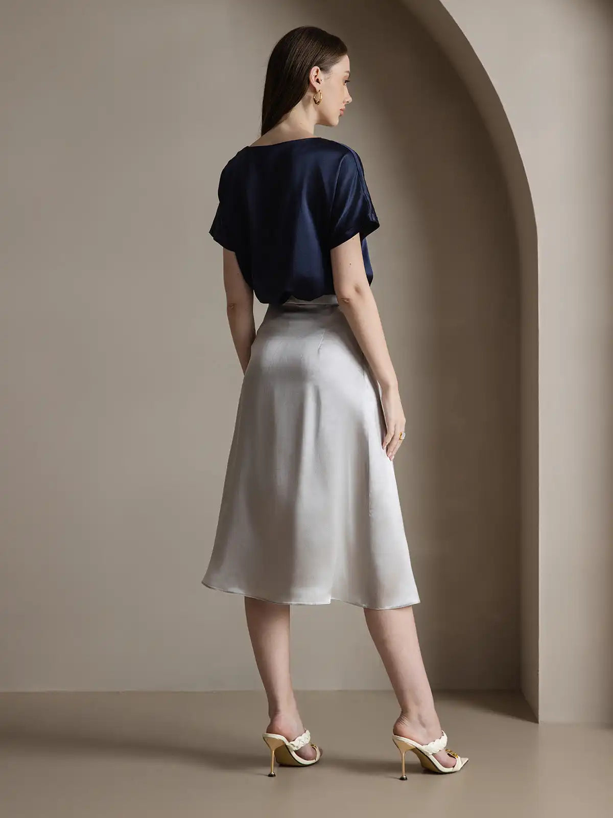 Clearance - 19Momme Silk A Line Long Slit Skirt with Zipper Design