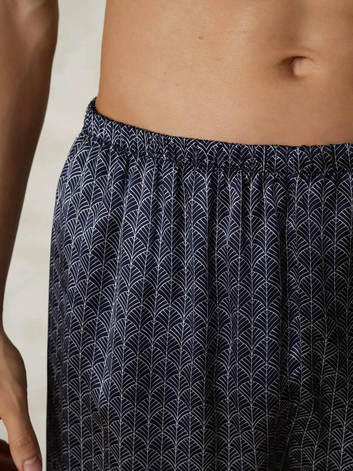 100% Mulberry Silk Ginkgo Print Elastic Waist Men's Sleep Shorts