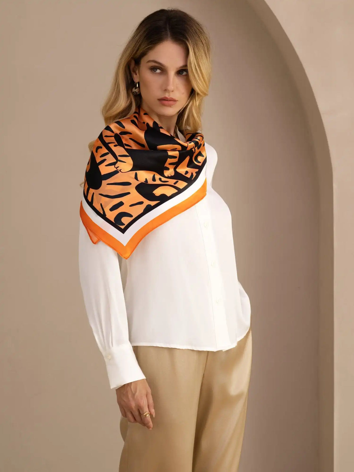 100% Mulberry Silk Tiger Pattern Scarf - Size 90x90cm