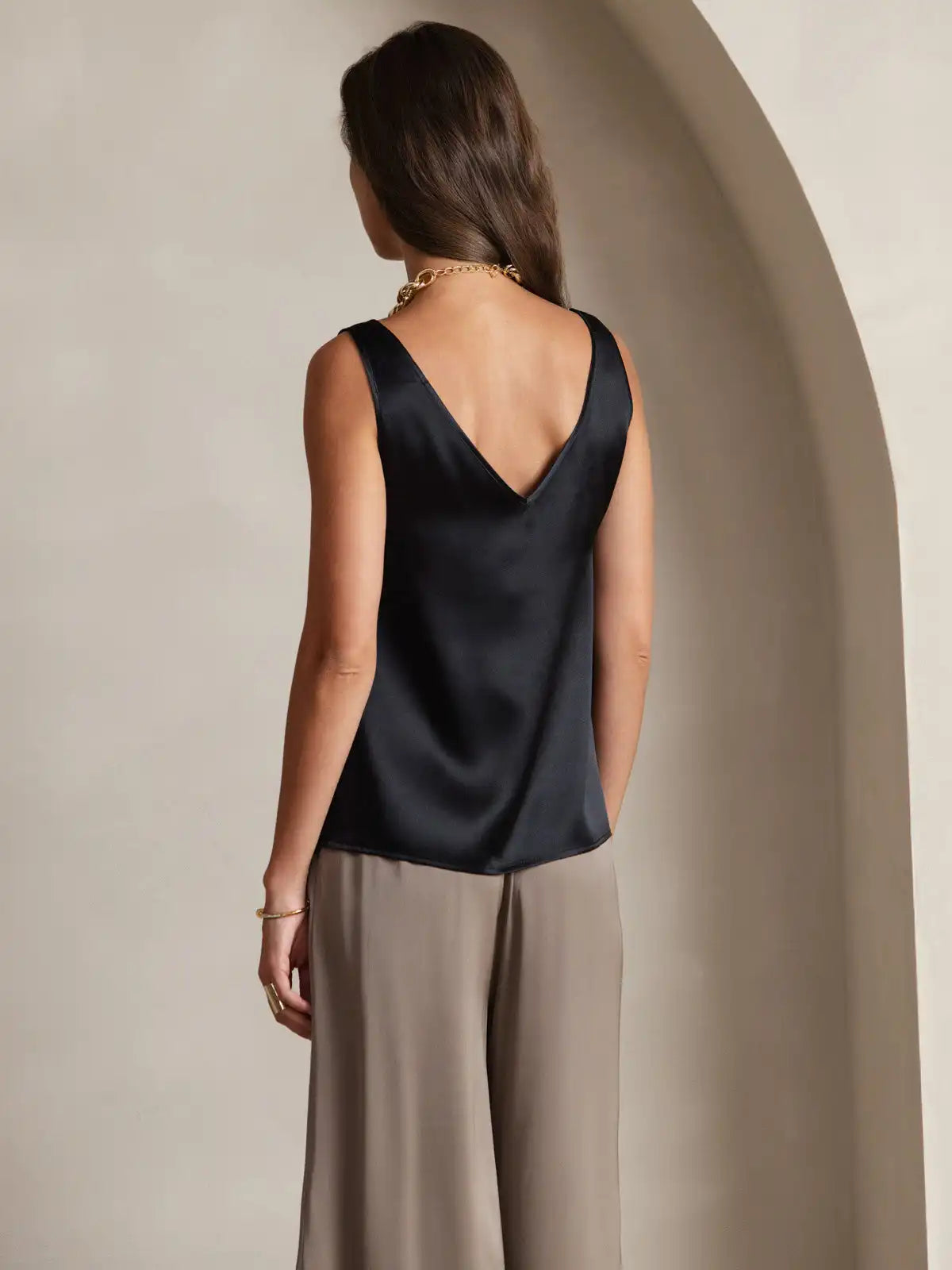 19Momme Silk Sleeveless V Neck Women's Tank Top with V Back Design