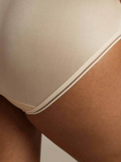 100% Mulberry Silk Seamless Ultra-Smooth Mesh Edge Panty
