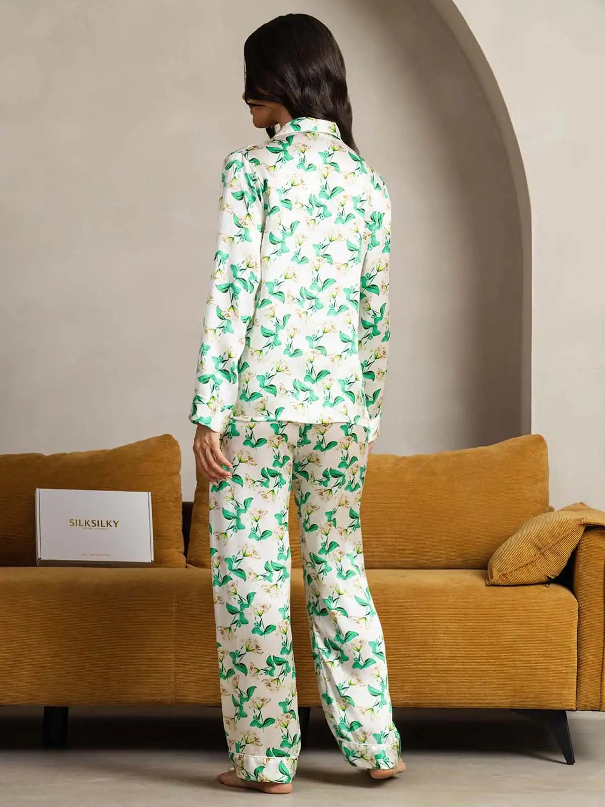 Clearance - Women's Pure Silk Green Floral Print Long Sleeve Notch Collar Pajamas Set