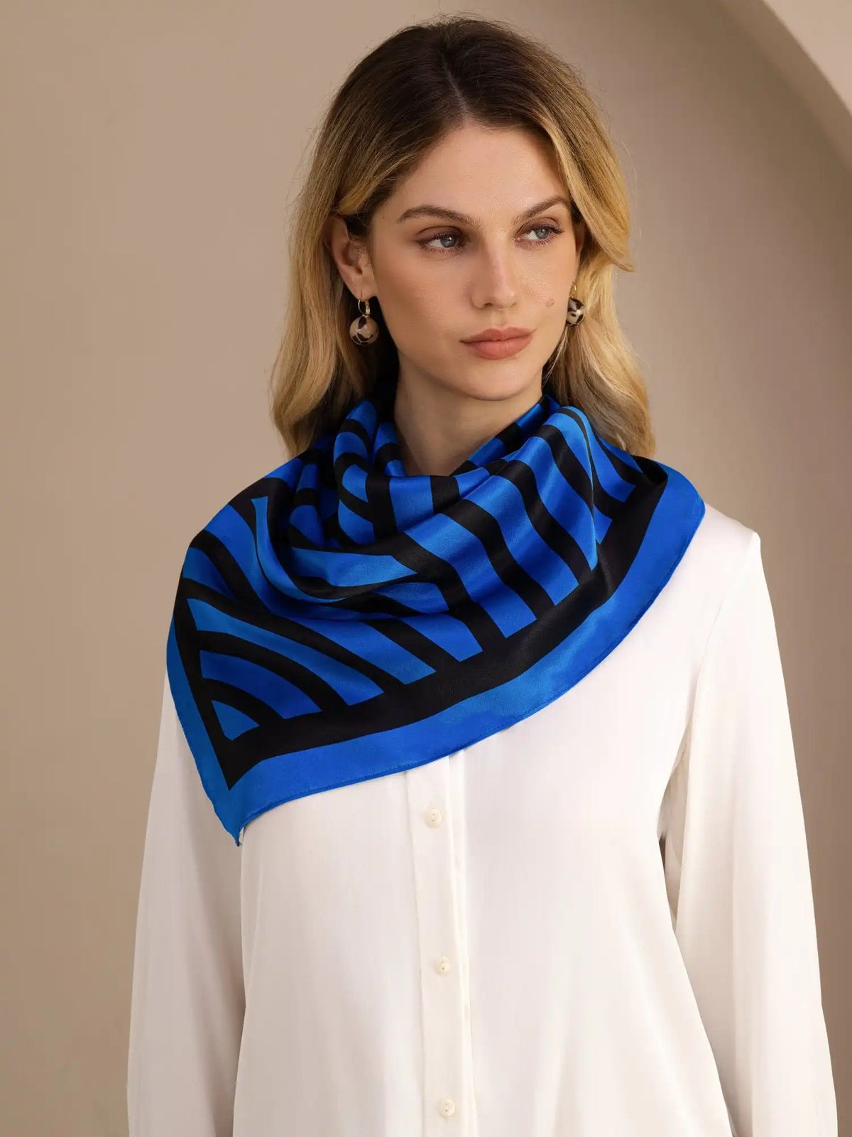 100% Mulberry Silk Semicircular Geometry Printed Scarf - Size 90x90cm