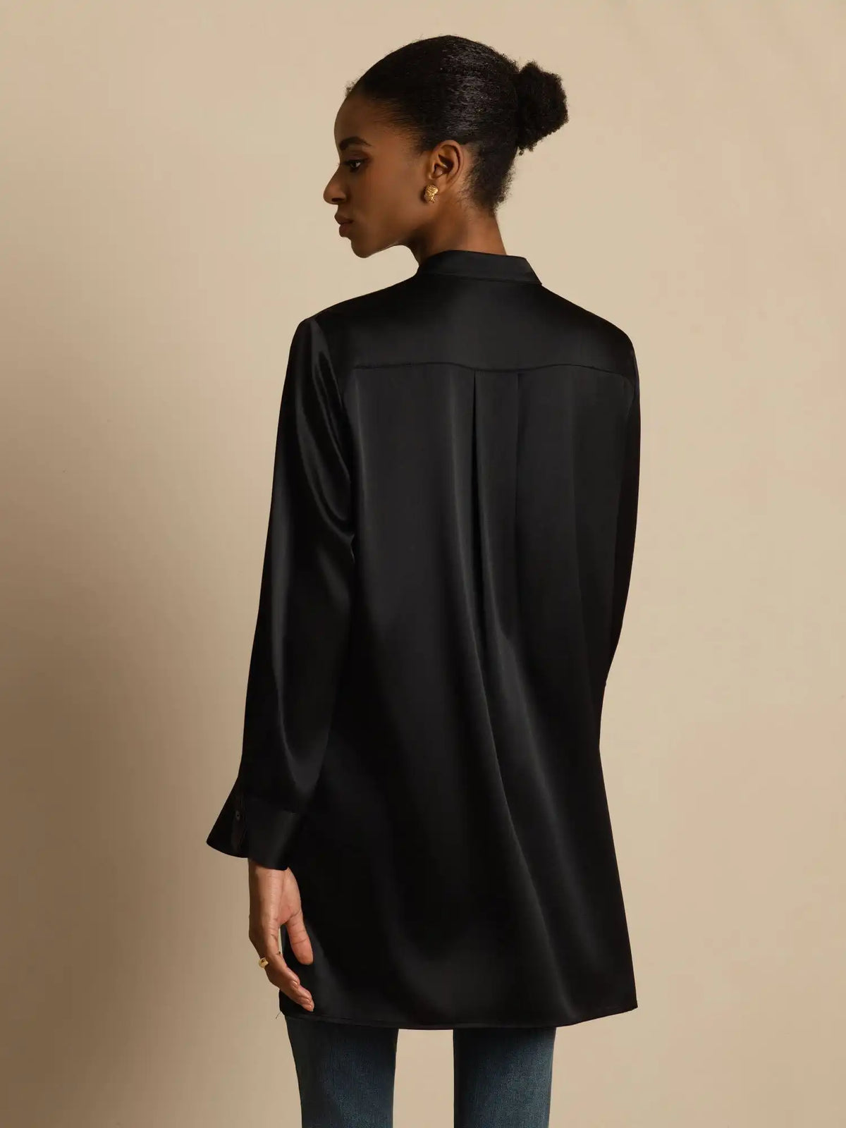 19Momme Silk Women’s  Stand Collar High-Low Blouse With Button Detail