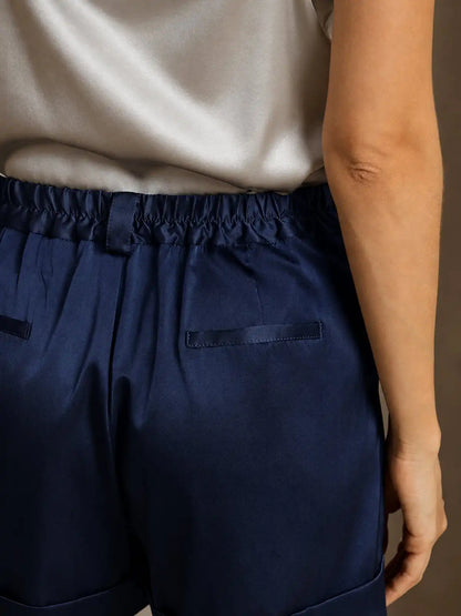 19Momme Silk Women's Cuffed Pleated Shorts With Side Pockets Design