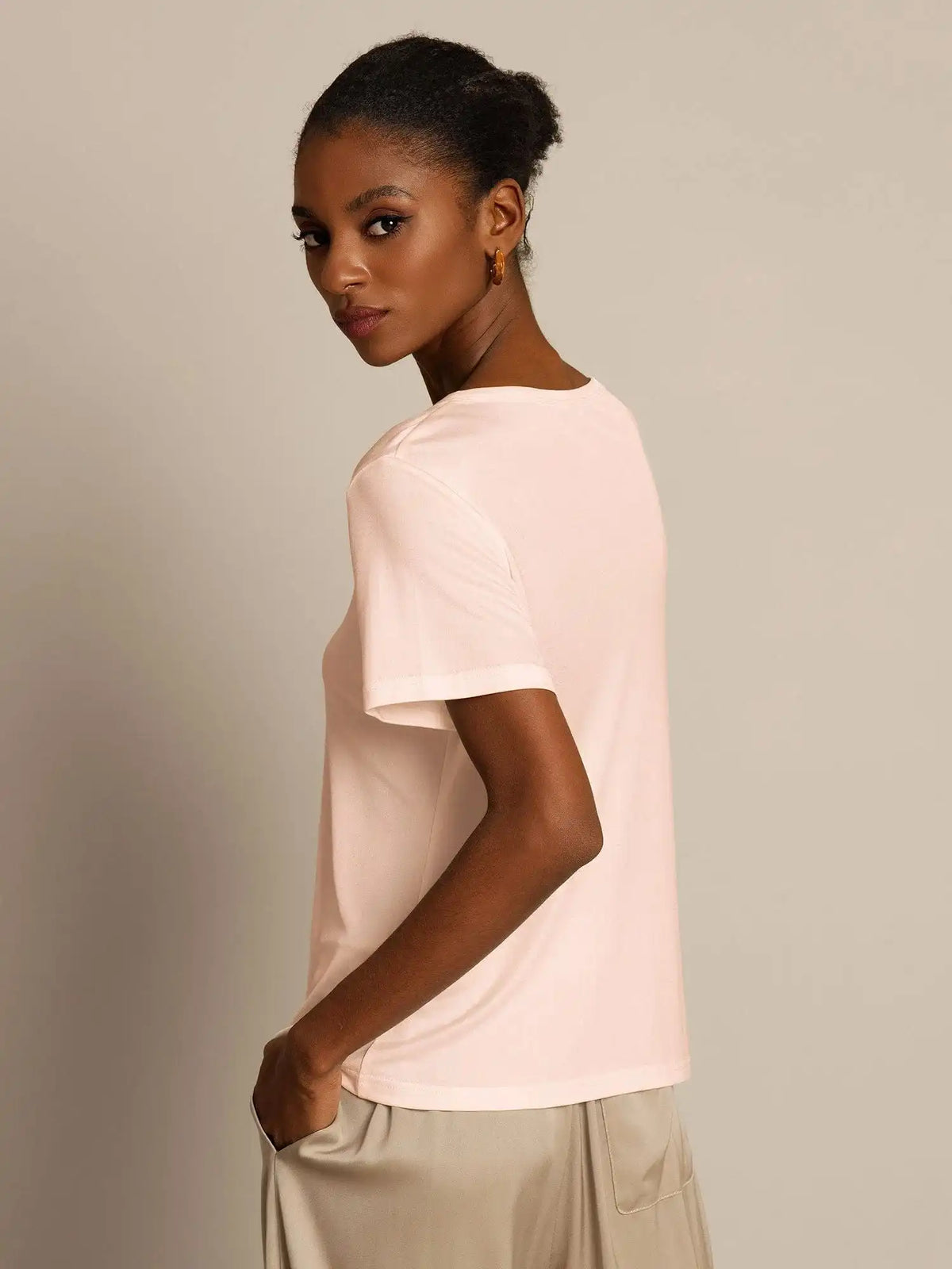Women's 100% Mulberry Silk Short Sleeve Round Neck Basic T-Shirt