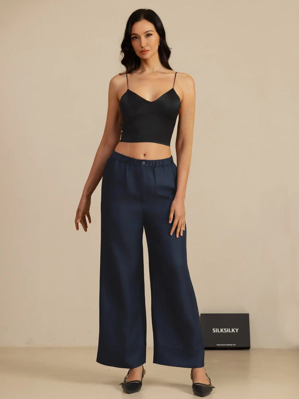 19Momme Silk Crop Top Spaghetti Strap V Neck Camisoles with Built-in Bra