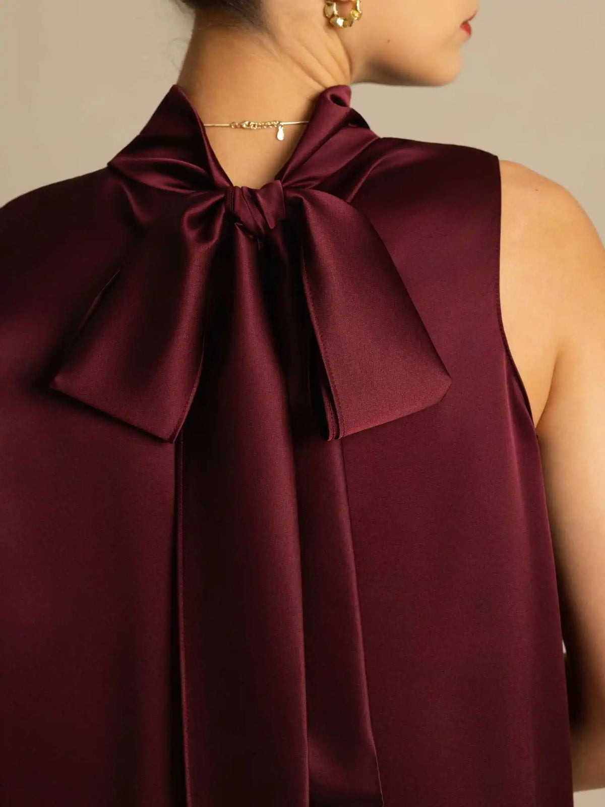 19Momme Silk Sleeveless Tie Neck Blouse