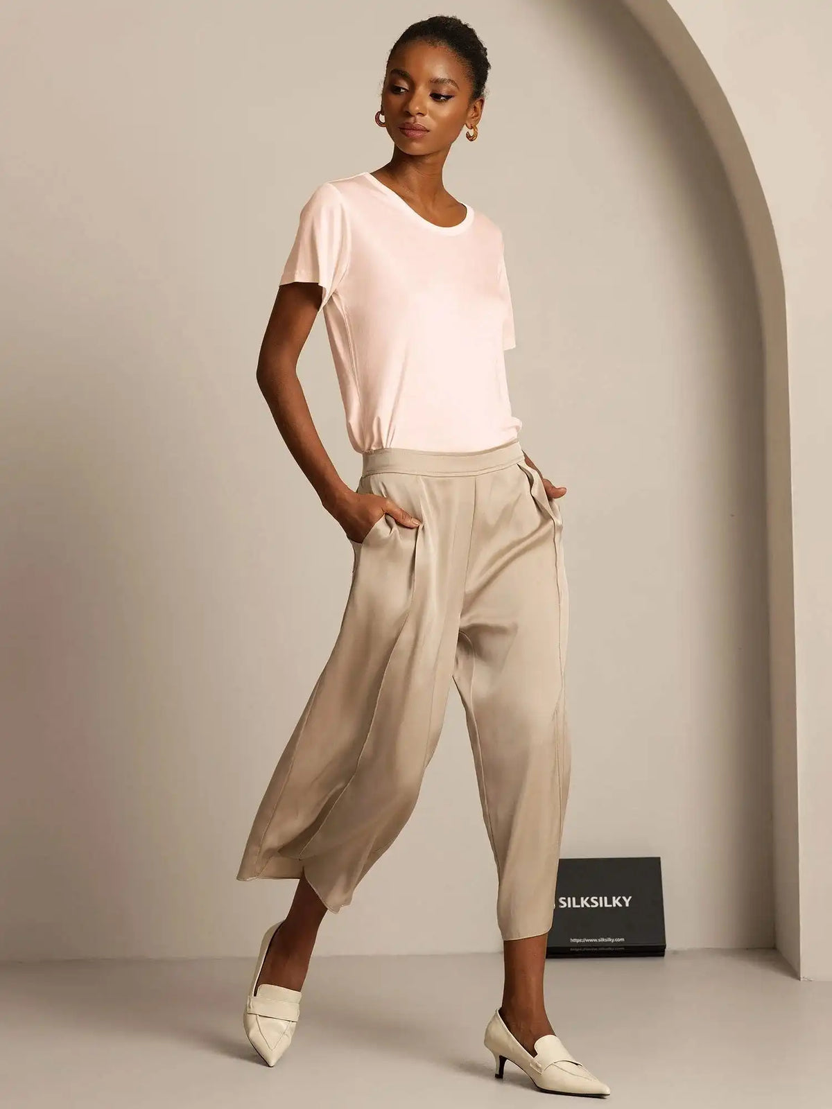Women's 100% Mulberry Silk Short Sleeve Round Neck Basic T-Shirt