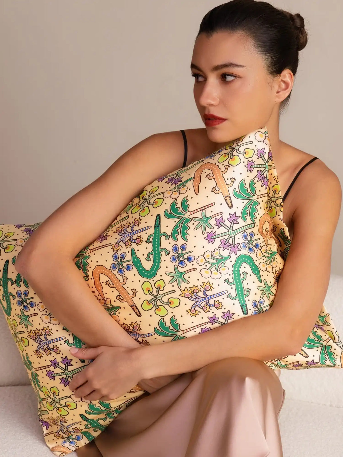 19 Momme Artistic Printed 100% Mulberry Silk Pillowcase – Envelope Closure