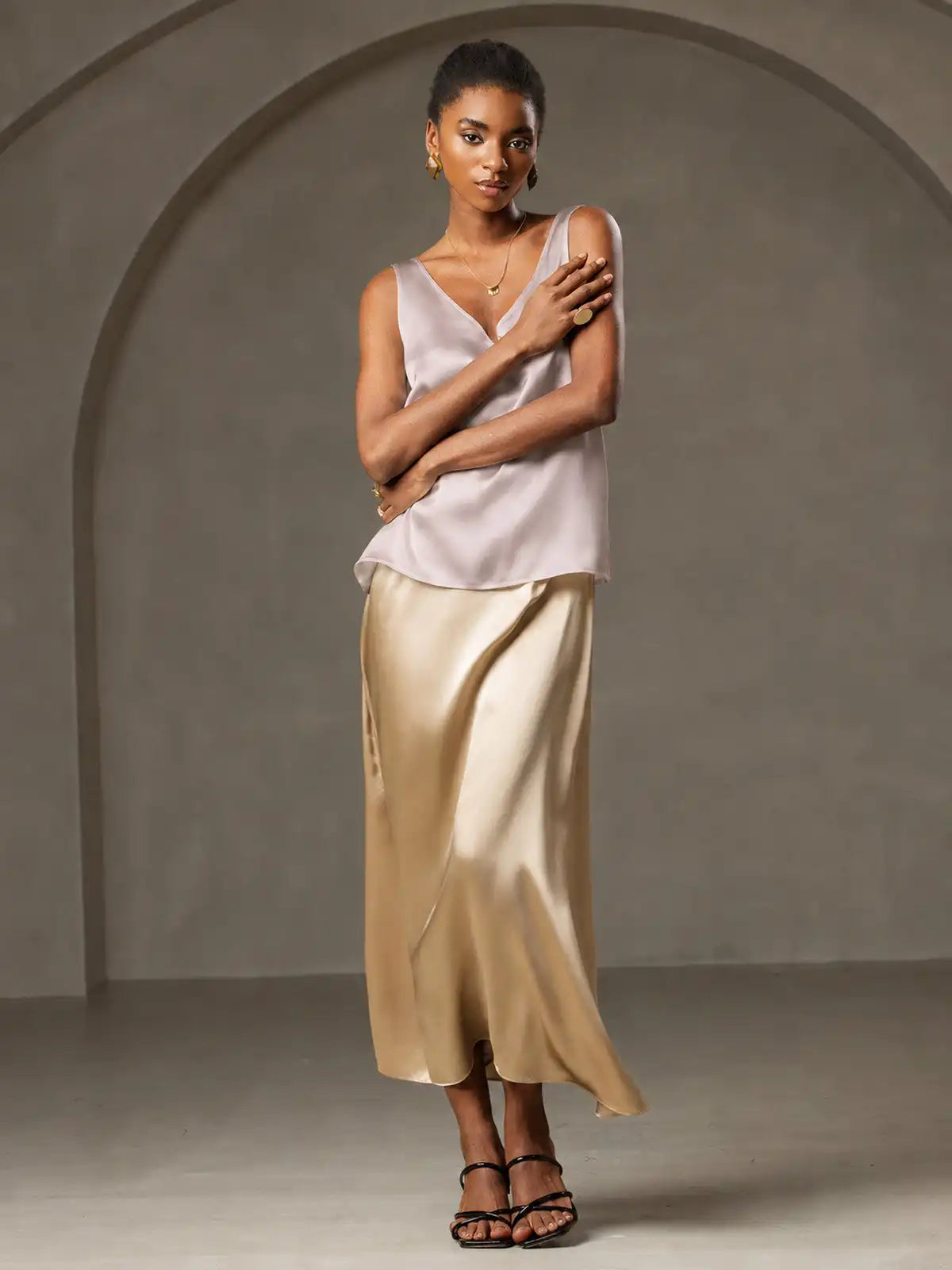 19Momme Silk Sleeveless V Neck Women's Tank Top with V Back Design
