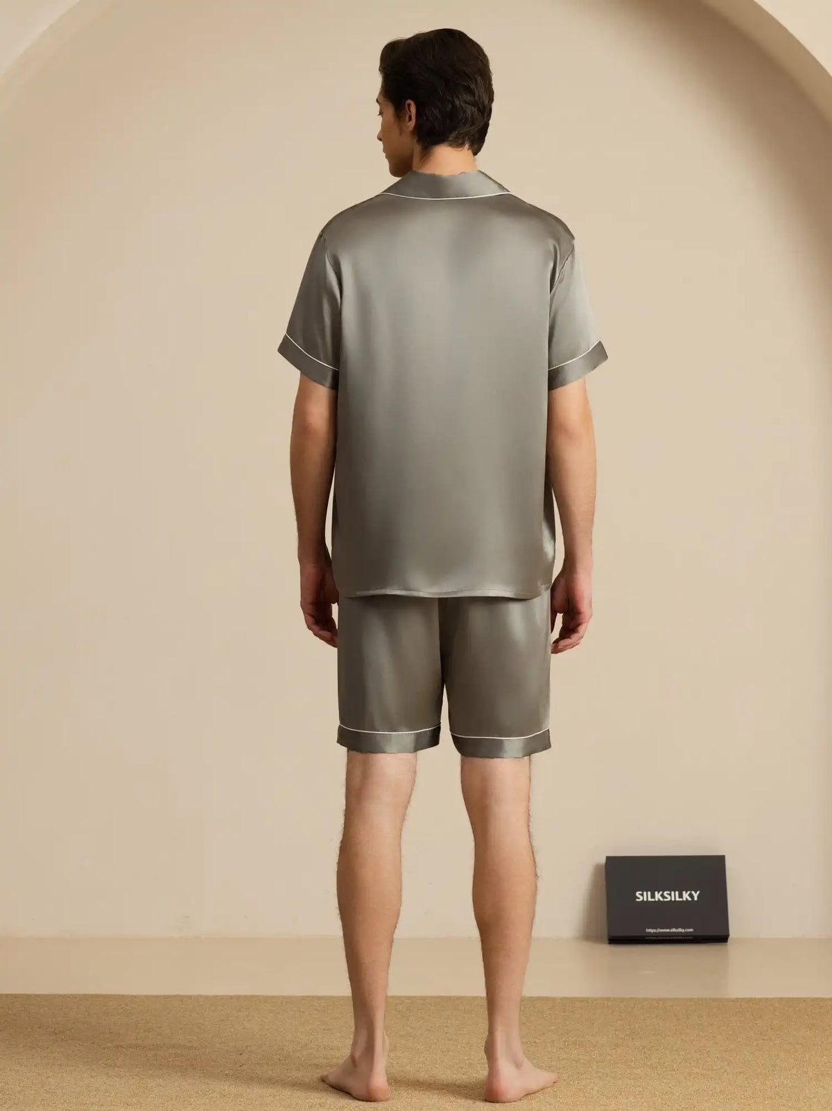 100% Mulberry Silk Short Sleeve Notch Collar Men's Pajamas Set with Shorts