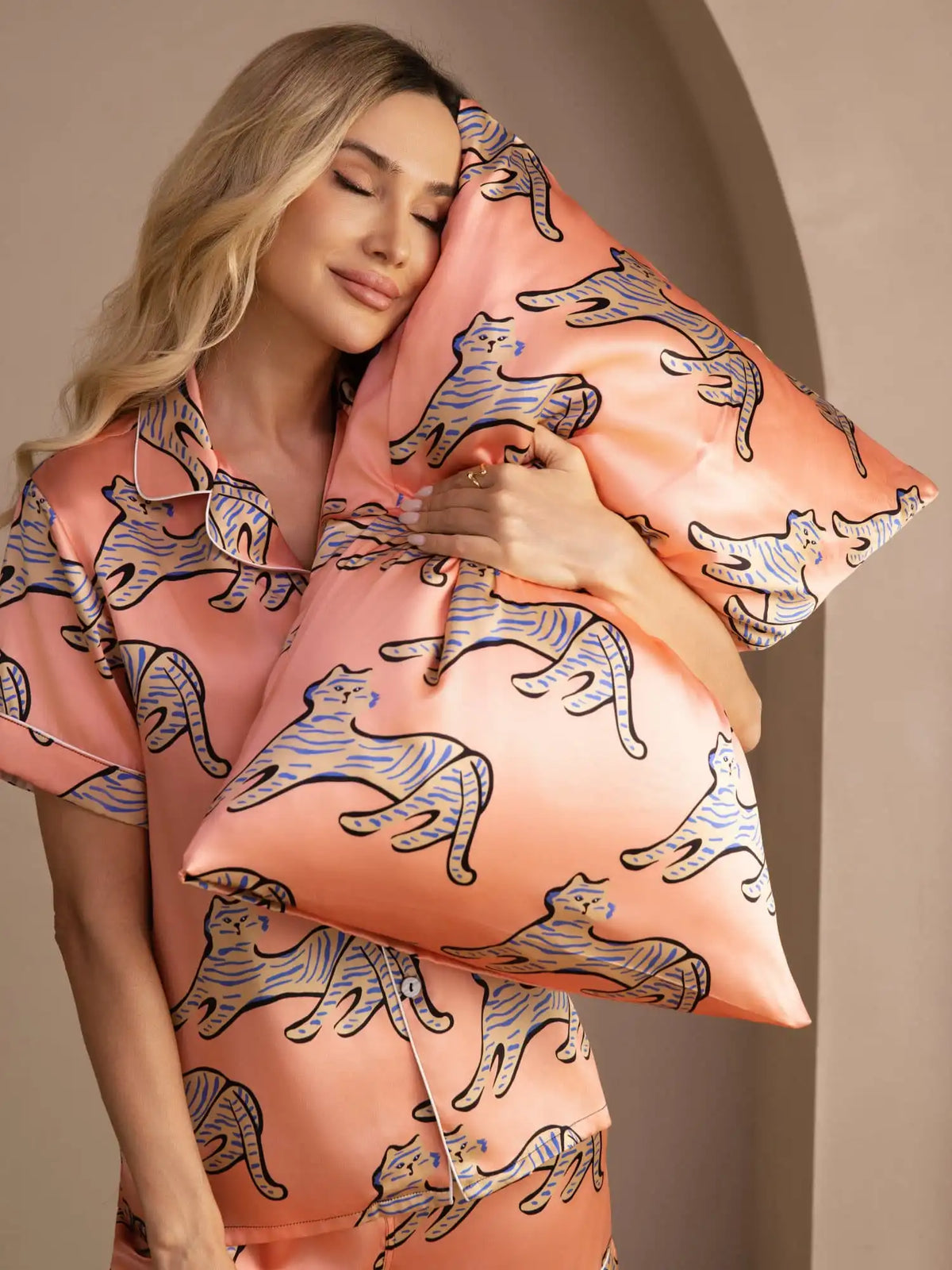 19 Momme Artistic Printed 100% Mulberry Silk Pillowcase – Envelope Closure