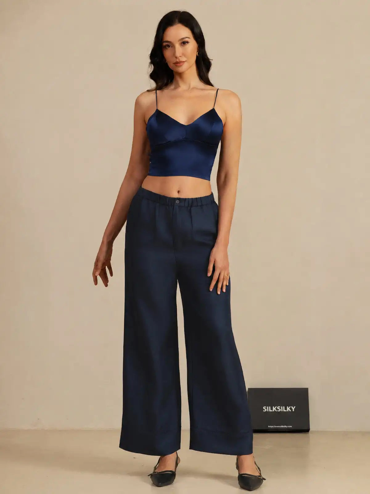 19Momme Silk Crop Top Spaghetti Strap V Neck Camisoles with Built-in Bra