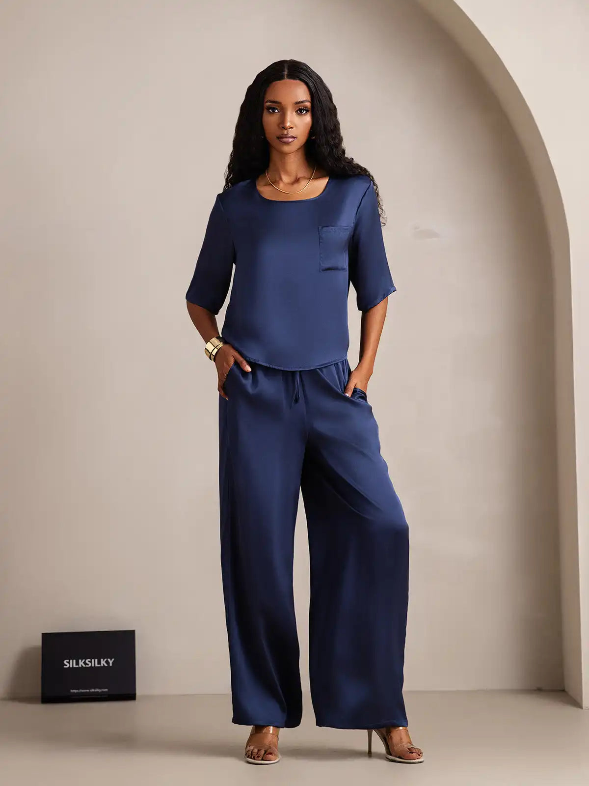 Women's 100% Mulberry Silk Half Sleeve Round Neck Pajamas Set