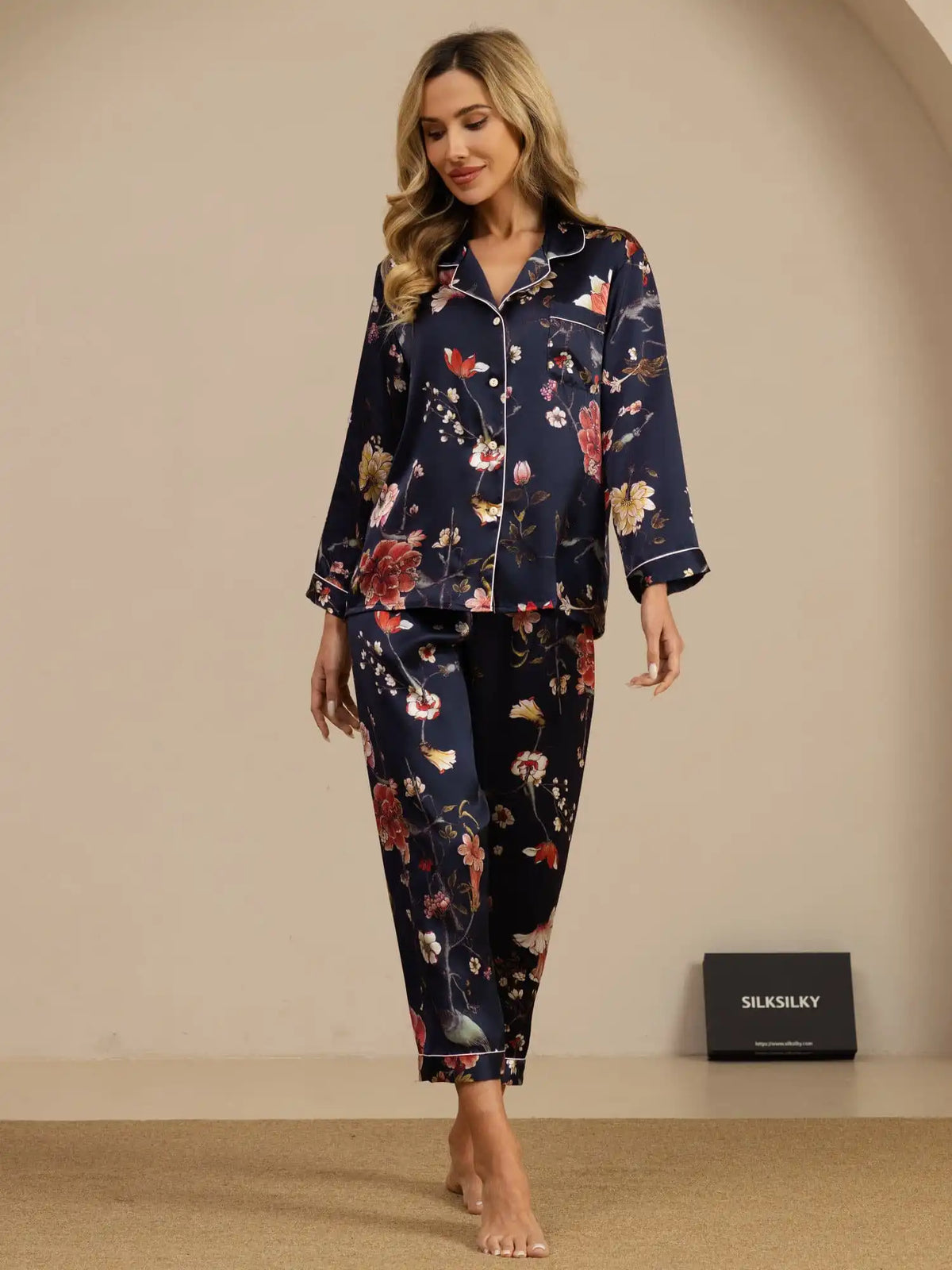 Women's 100% Mulberry Silk Navy Floral Print Long Sleeve Lapel Collar Button Up Pajamas Set