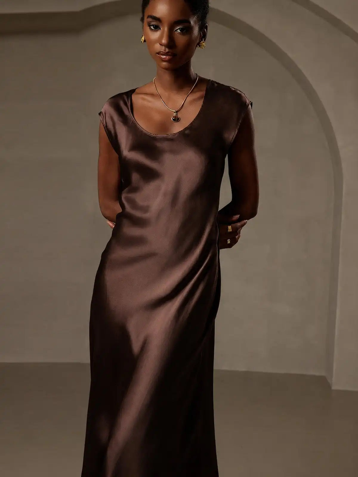 19Momme Silk Cap Sleeve Round Neck Midi Dress