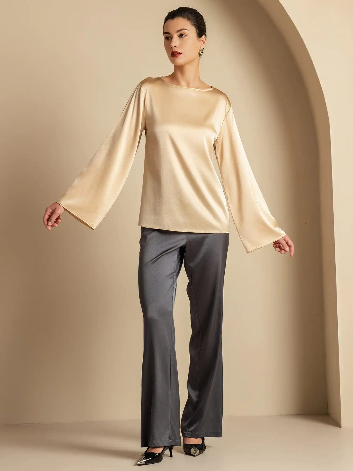 19Momme Silk Bell Sleeve Boat Neck Women's Top