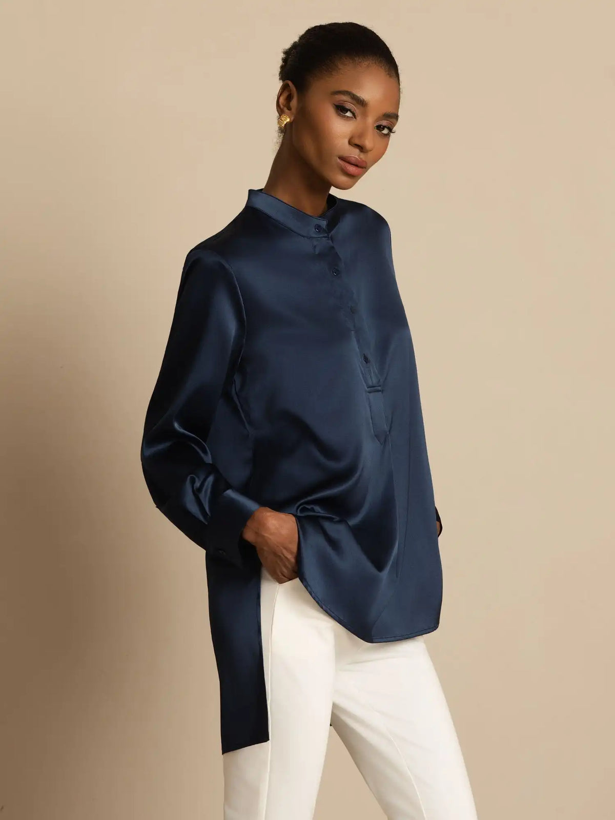 19Momme Silk Women’s  Stand Collar High-Low Blouse With Button Detail