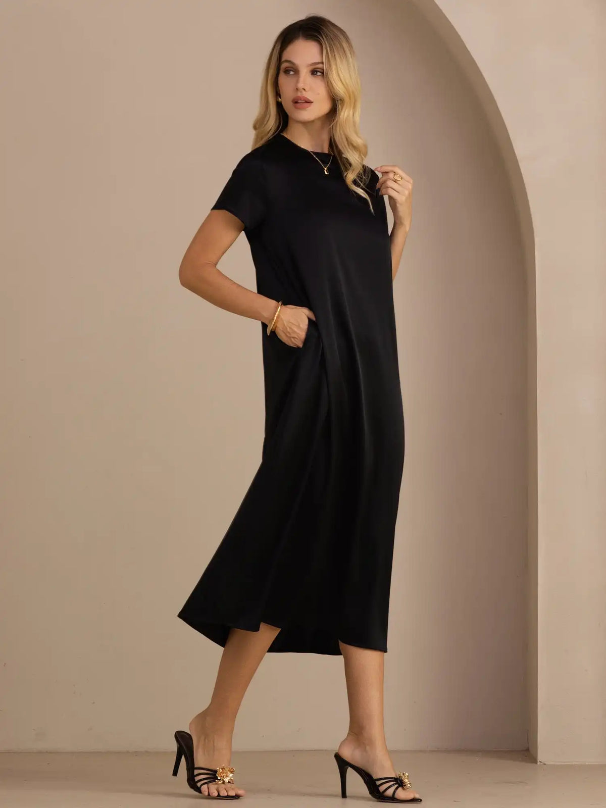19Momme Silk Short Sleeve Crew Neck  Midi Dress With Side Pockets