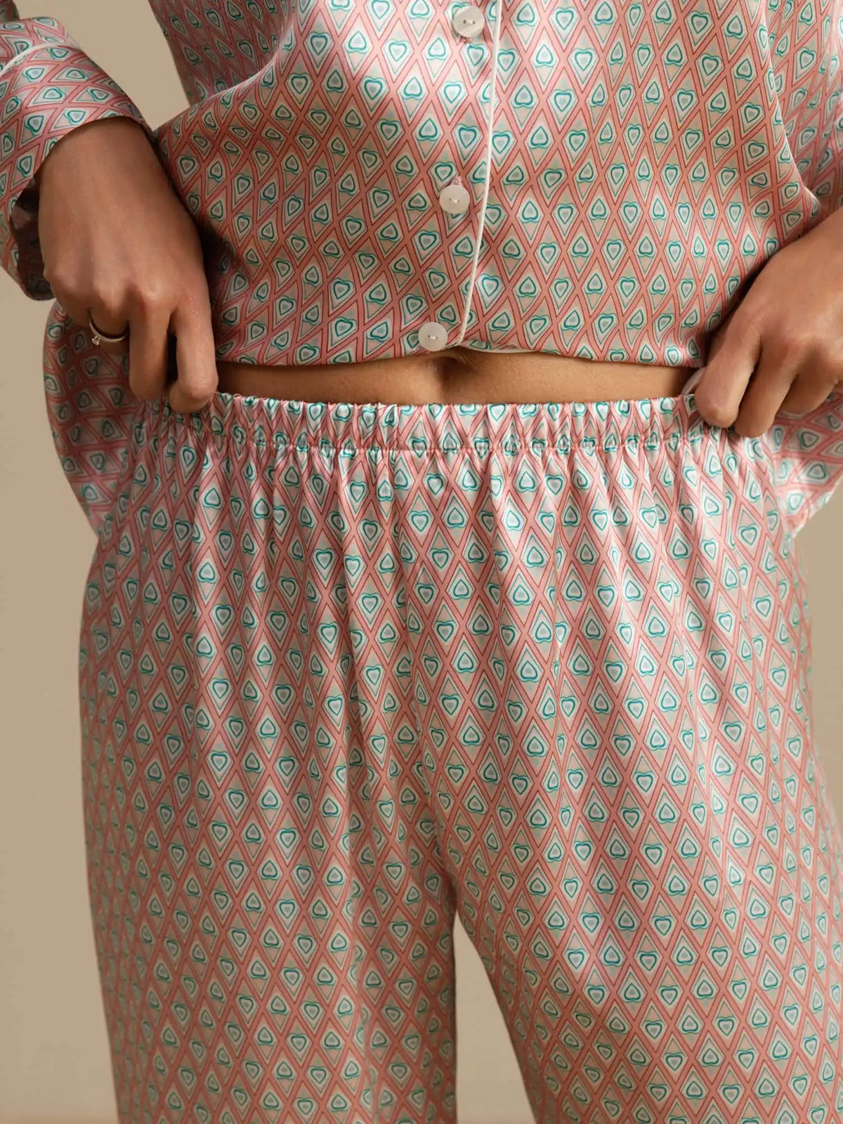 Women's 100% Mulberry Silk Geometric Print Long Sleeve Pajamas Set With Pants
