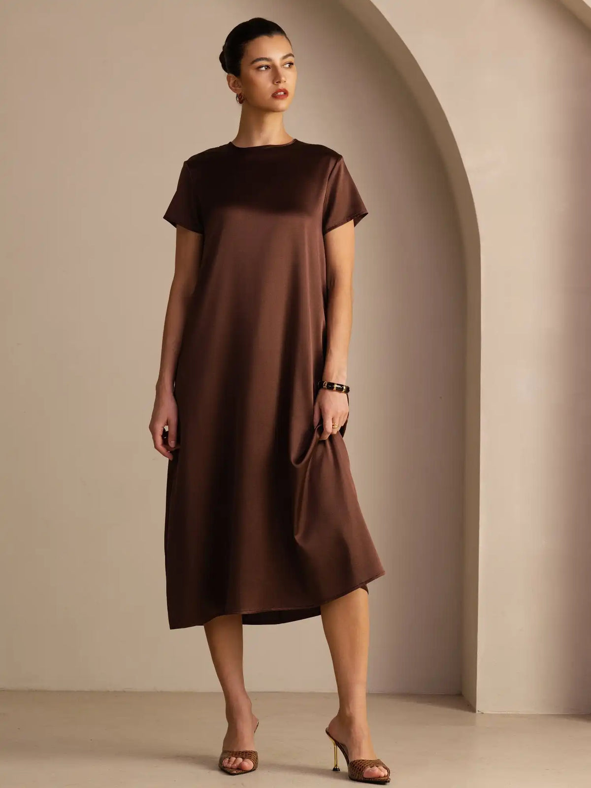 19Momme Silk Short Sleeve Crew Neck  Midi Dress With Side Pockets
