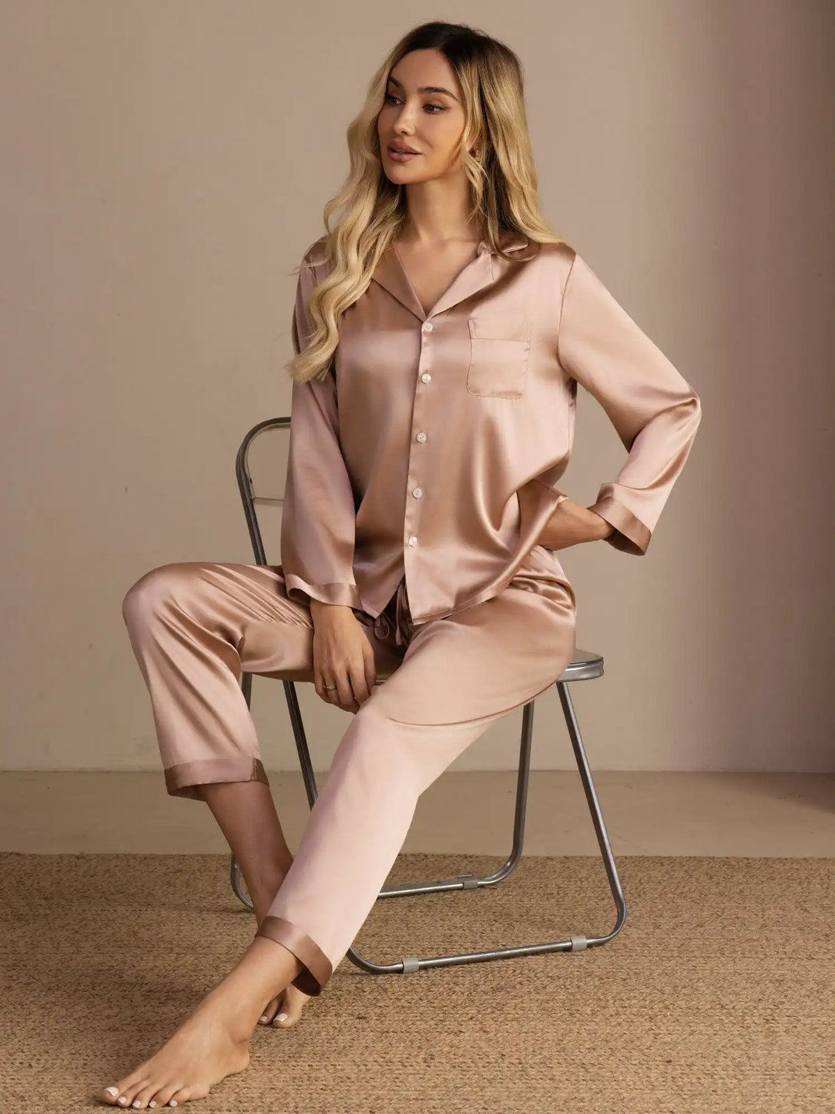 100% Mulberry Silk Women's Long Sleeve Pajamas Set