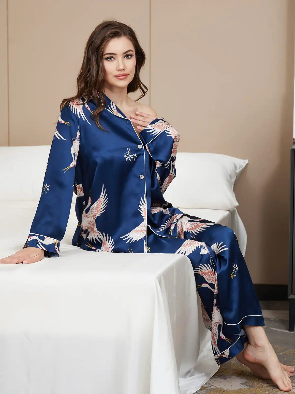 19Momme Women's 100% Mulberry Silk Crane Print Long Sleeve Notch Collar Pajamas Set