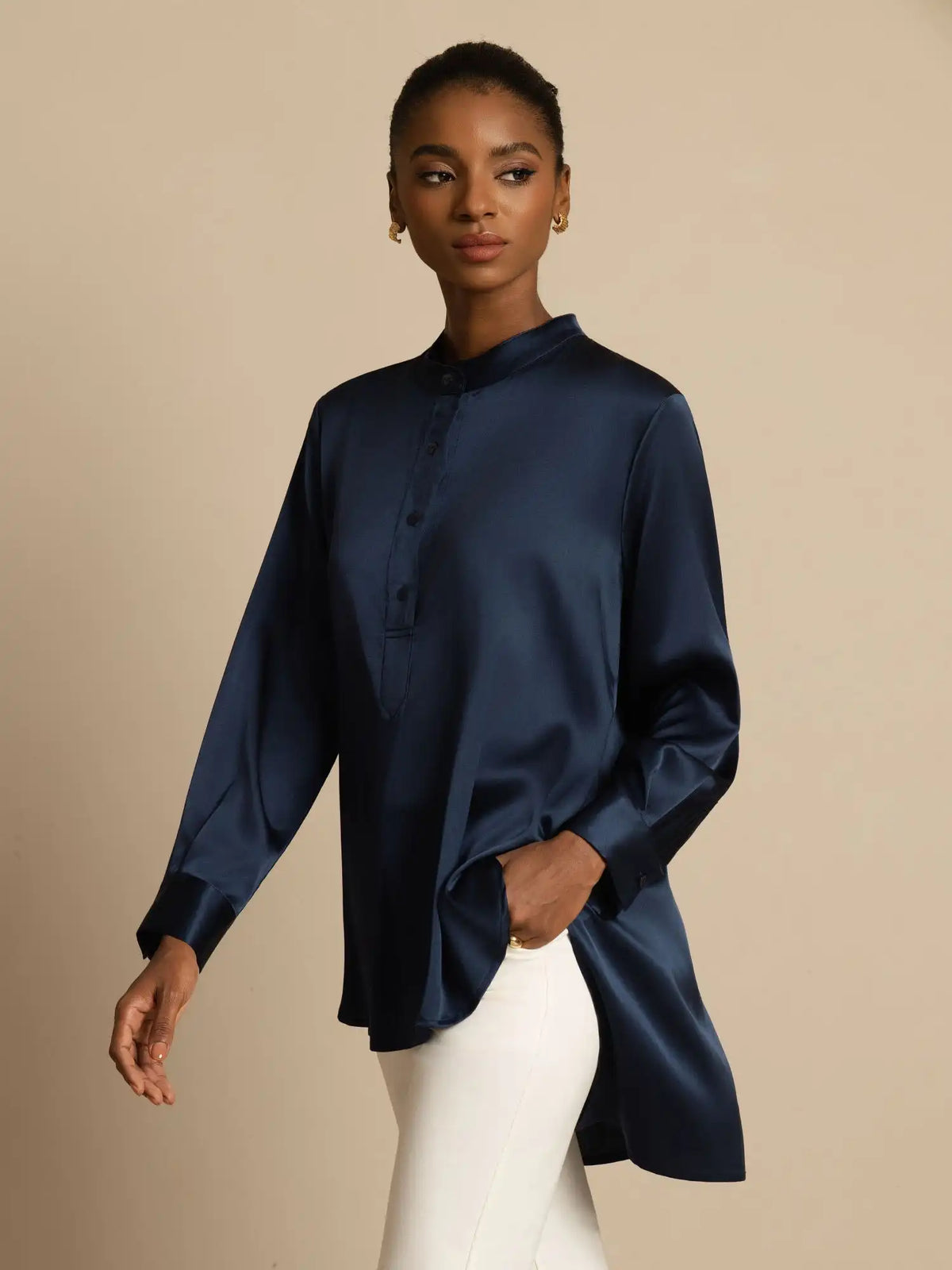 19Momme Silk Women’s  Stand Collar High-Low Blouse With Button Detail