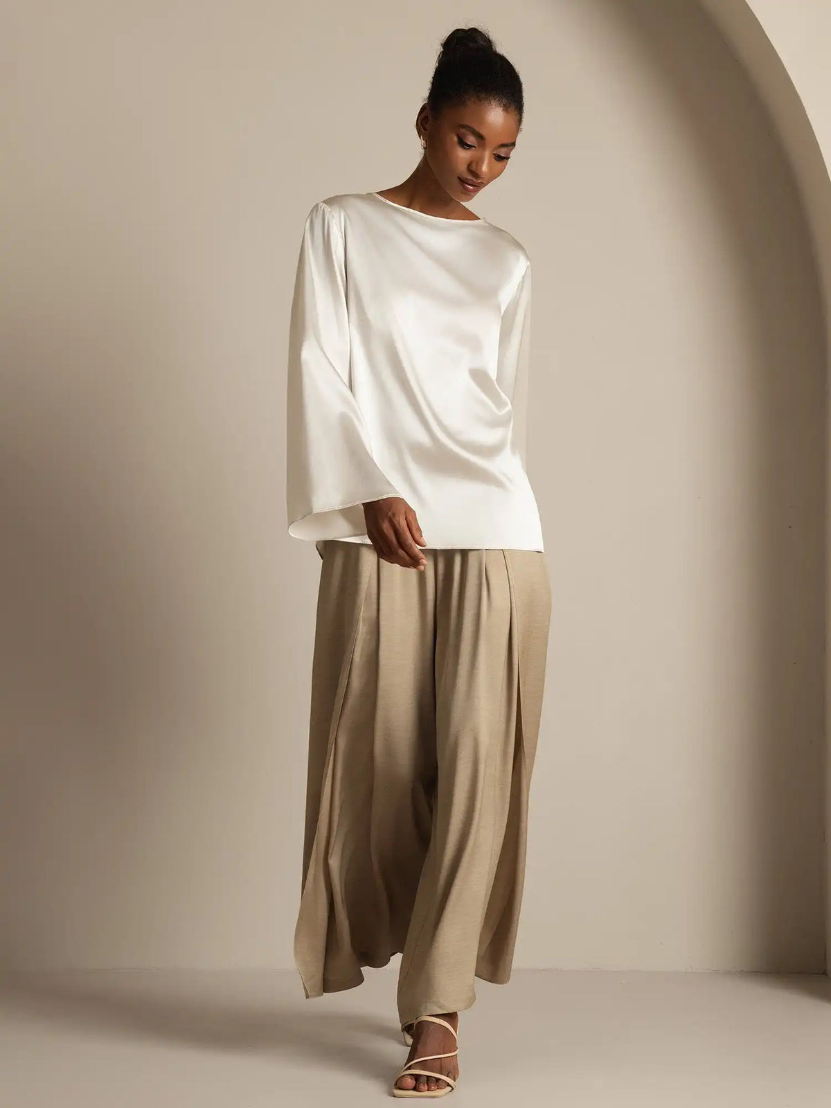19Momme Silk Bell Sleeve Boat Neck Women's Top