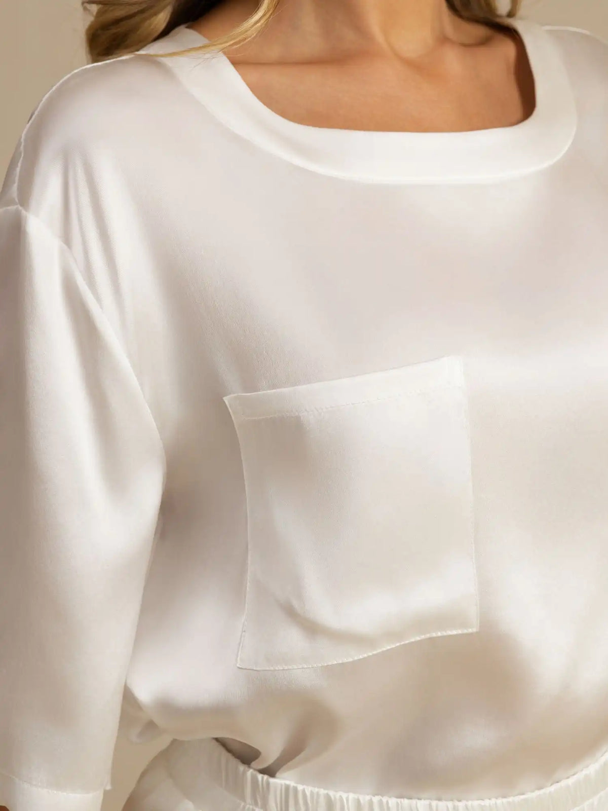 100% Mulberry Silk Short Sleeve Round Neck Women's Pajamas Set