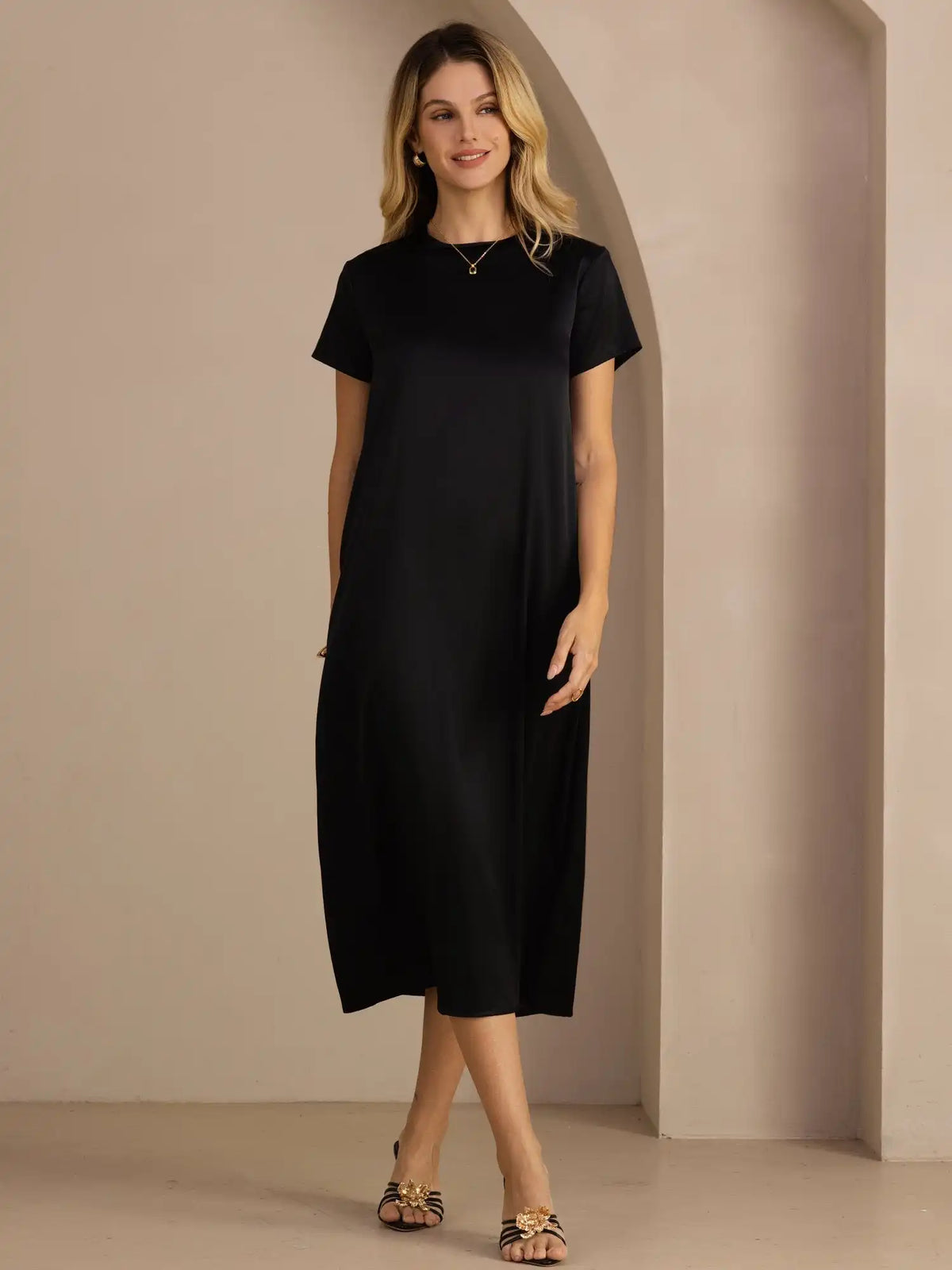 19Momme Silk Short Sleeve Crew Neck  Midi Dress With Side Pockets