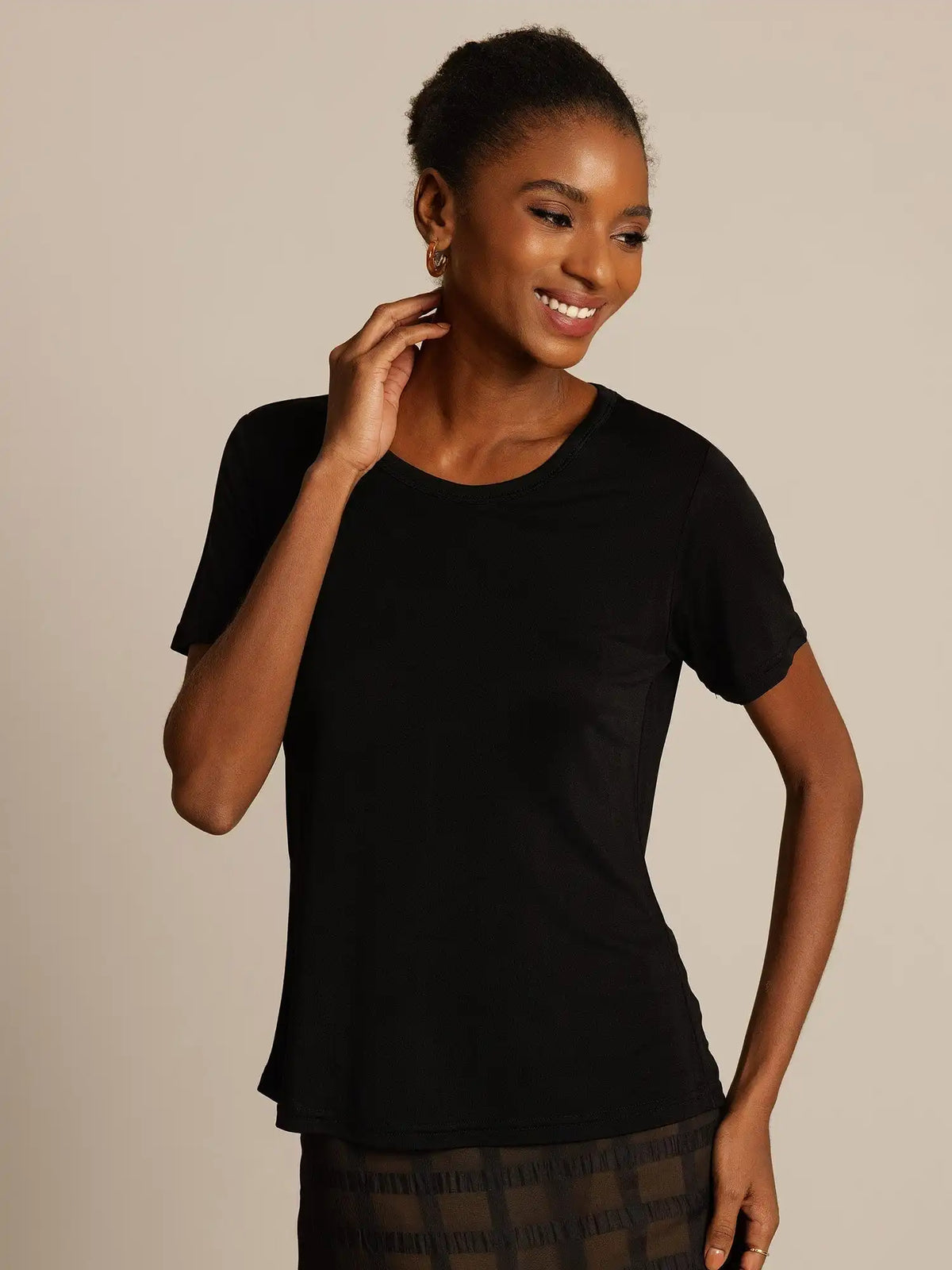 Women's 100% Mulberry Silk Short Sleeve Round Neck Basic T-Shirt