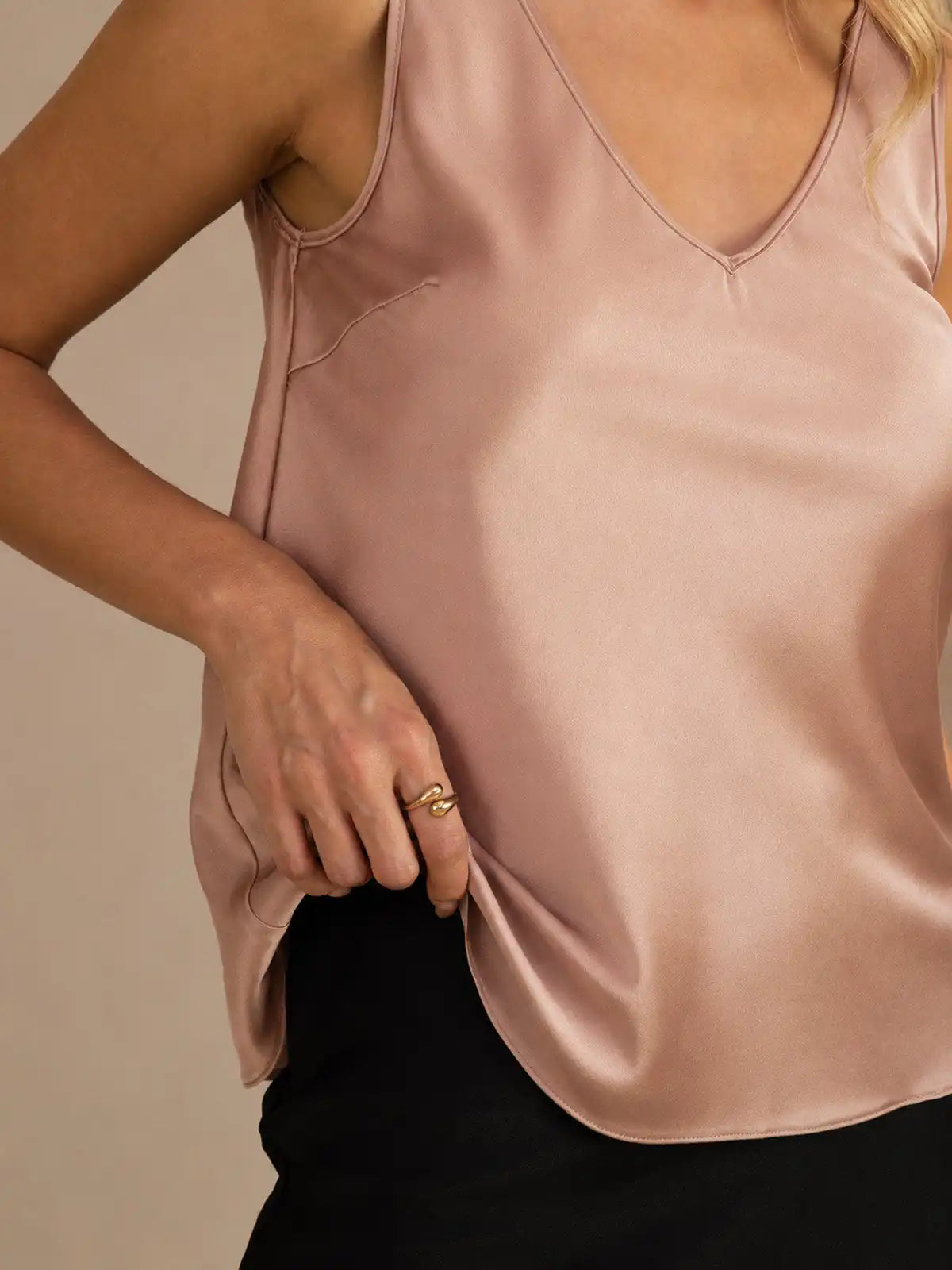 19Momme Silk Sleeveless V Neck Women's Tank Top with V Back Design