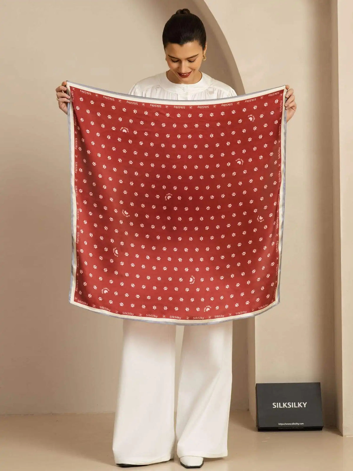 100% Mulberry Silk Paw Print Square Scarf - Size 90x90cm