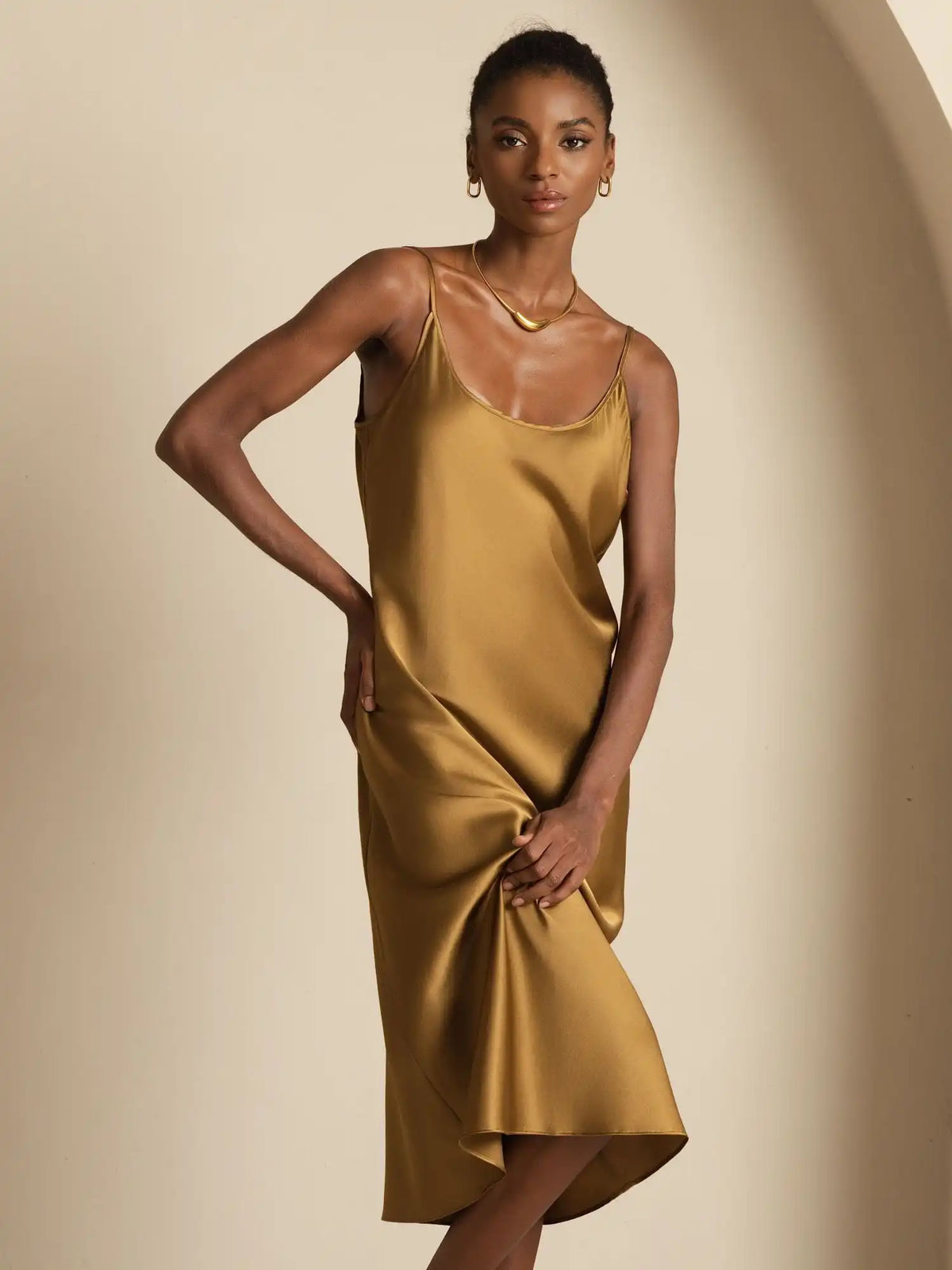 19Momme Silk Scoop Neck Backless Spaghetti Strap Midi Dress