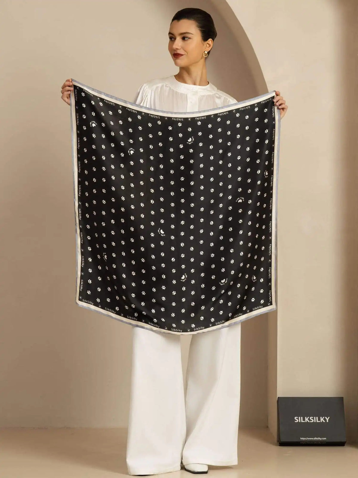 100% Mulberry Silk Paw Print Square Scarf - Size 90x90cm