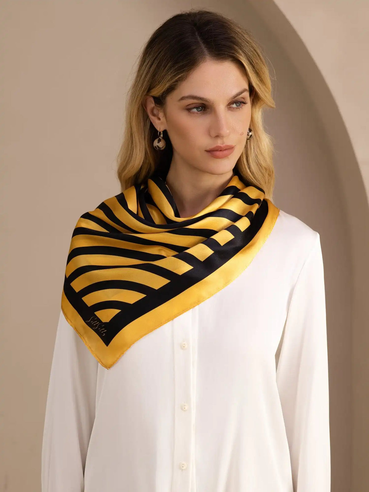 100% Mulberry Silk Semicircular Geometry Printed Scarf - Size 90x90cm
