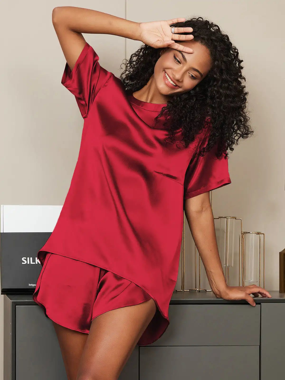 100% Mulberry Silk Short Sleeve Round Neck Women's Pajamas Set