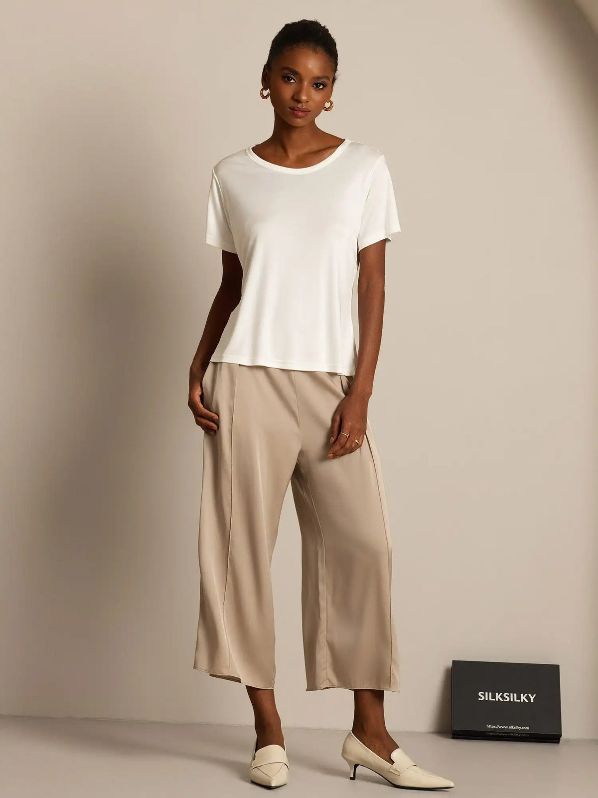 Women's 100% Mulberry Silk Short Sleeve Round Neck Basic T-Shirt