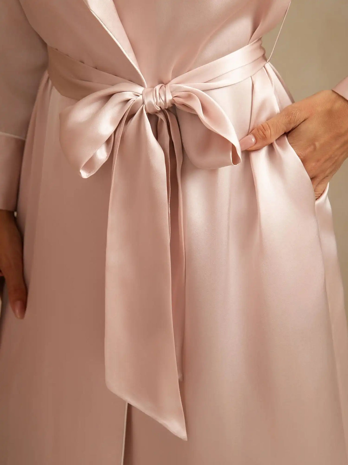 100% Mulberry Silk Belted Women's Long Lapel Robe with Pocket Design