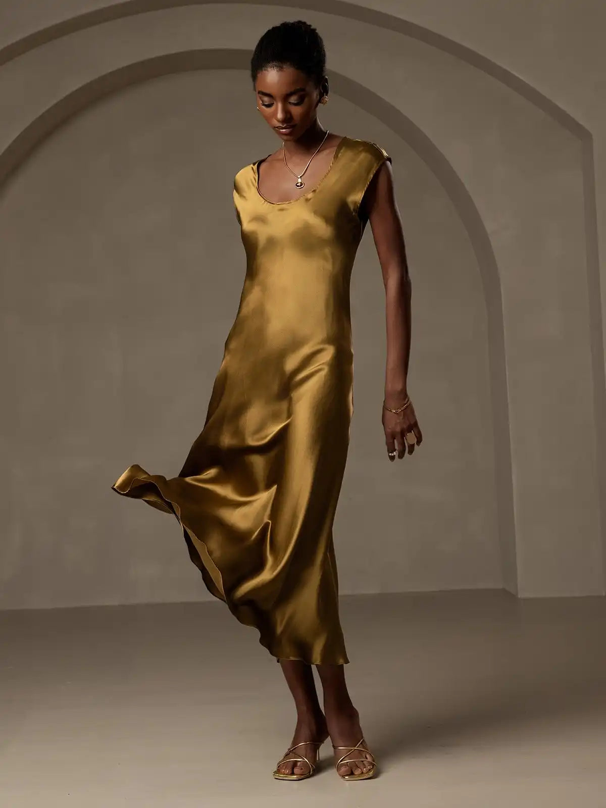19Momme Silk Cap Sleeve Round Neck Midi Dress