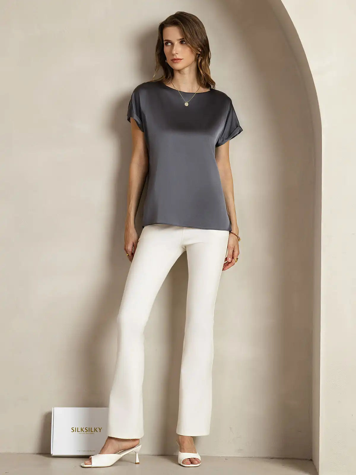 19Momme Silk Short Sleeve Boat Neck Cuffed Sleeve Women's T-Shirt