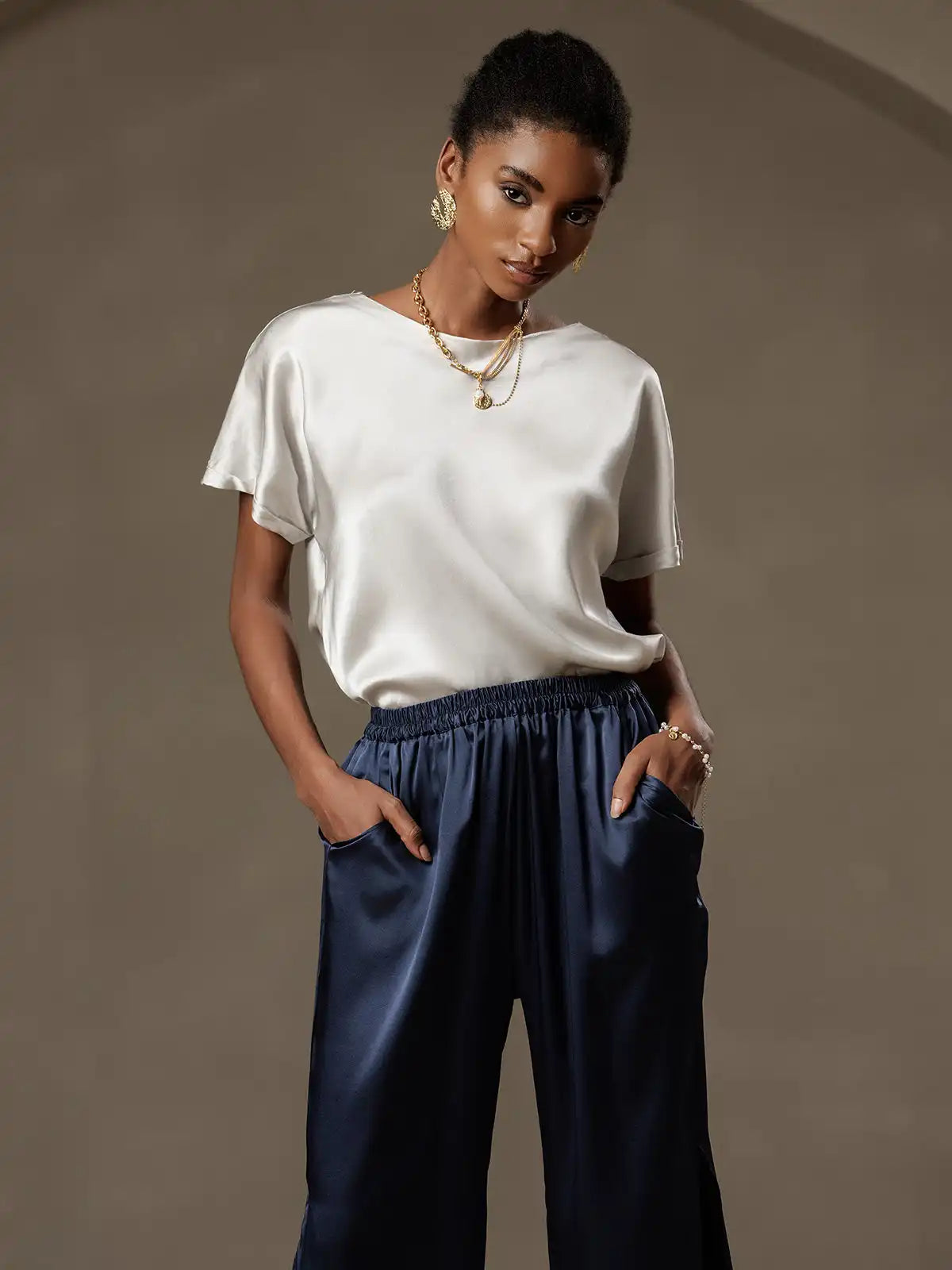 19Momme Silk Short Sleeve Boat Neck Cuffed Sleeve Women's T-Shirt