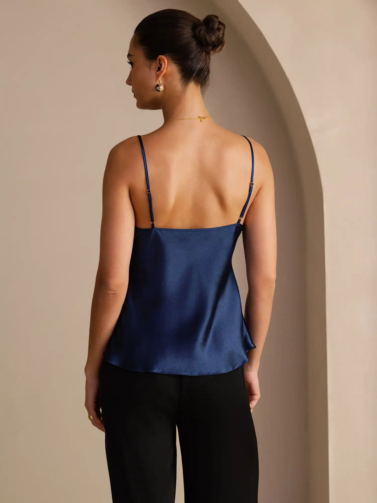 100% Mulberry Silk Women''s Adjustable Spaghetti Strap V Neck Camisole Top