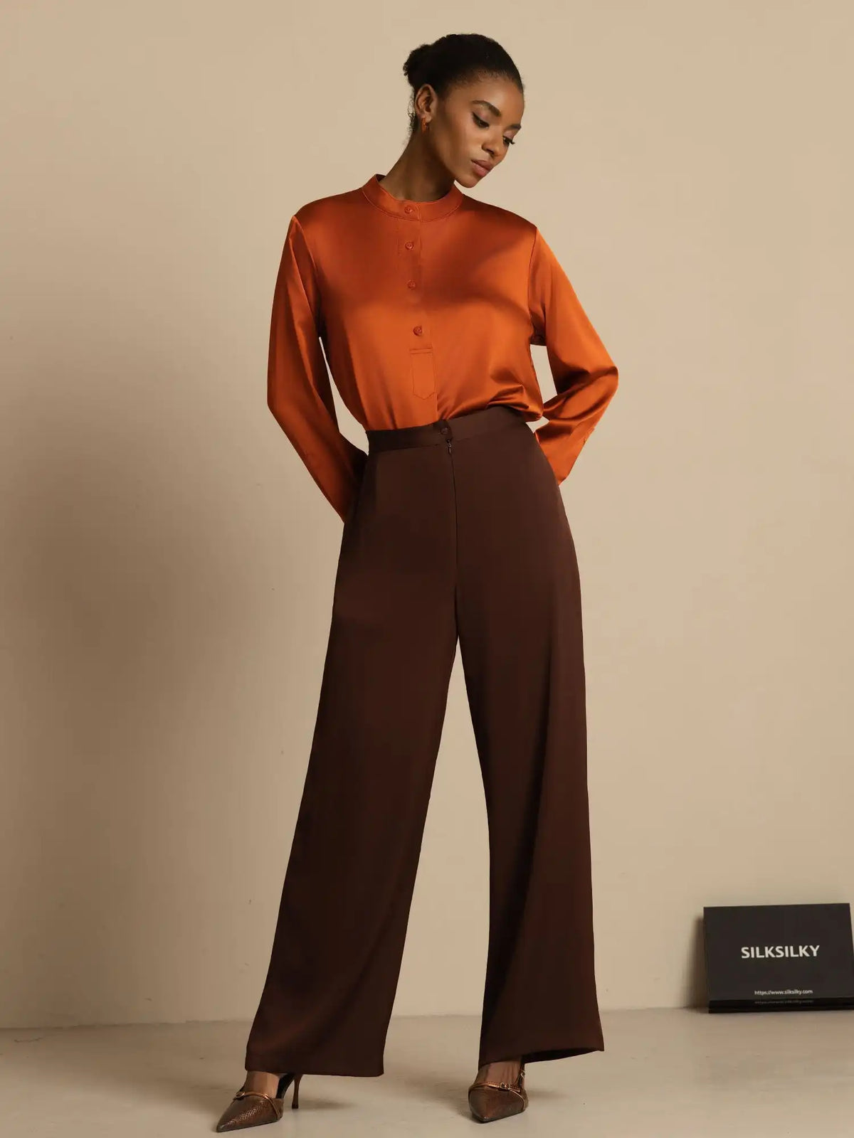19Momme Silk Women’s  Stand Collar High-Low Blouse With Button Detail
