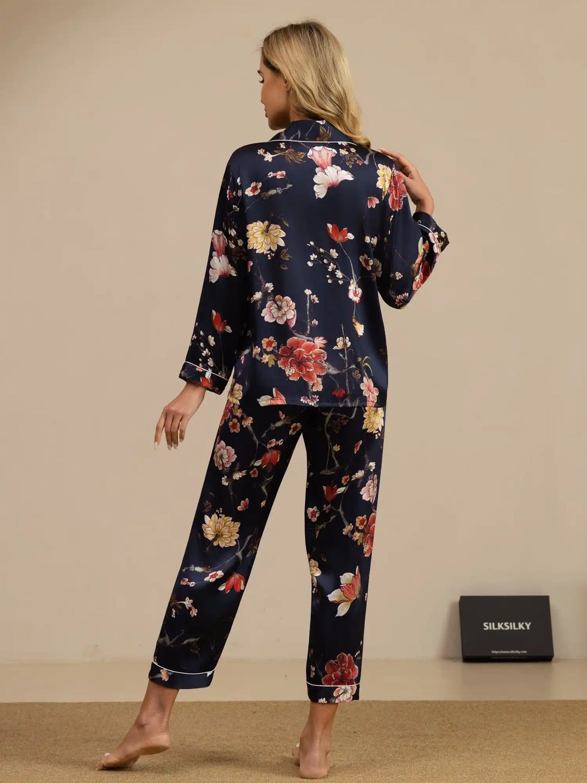 Women's 100% Mulberry Silk Navy Floral Print Long Sleeve Lapel Collar Button Up Pajamas Set