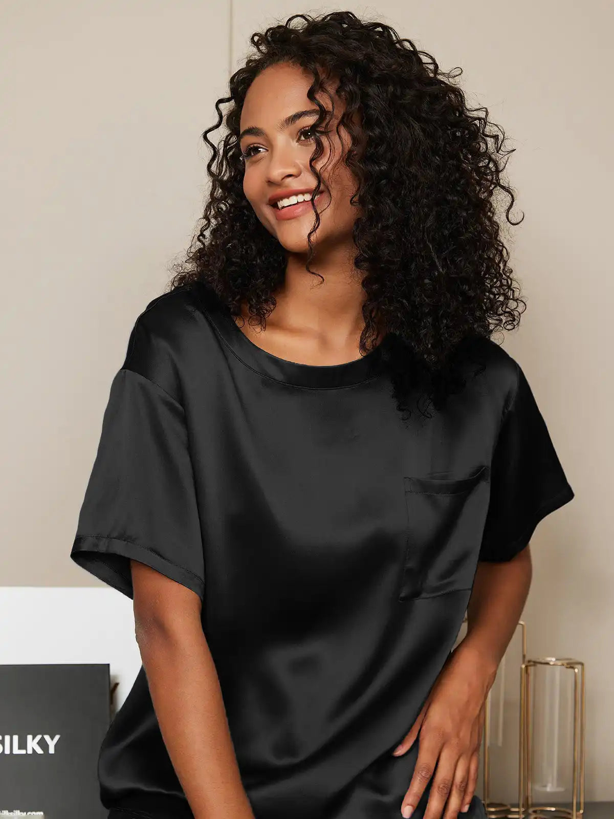 100% Mulberry Silk Short Sleeve Round Neck Women's Pajamas Set