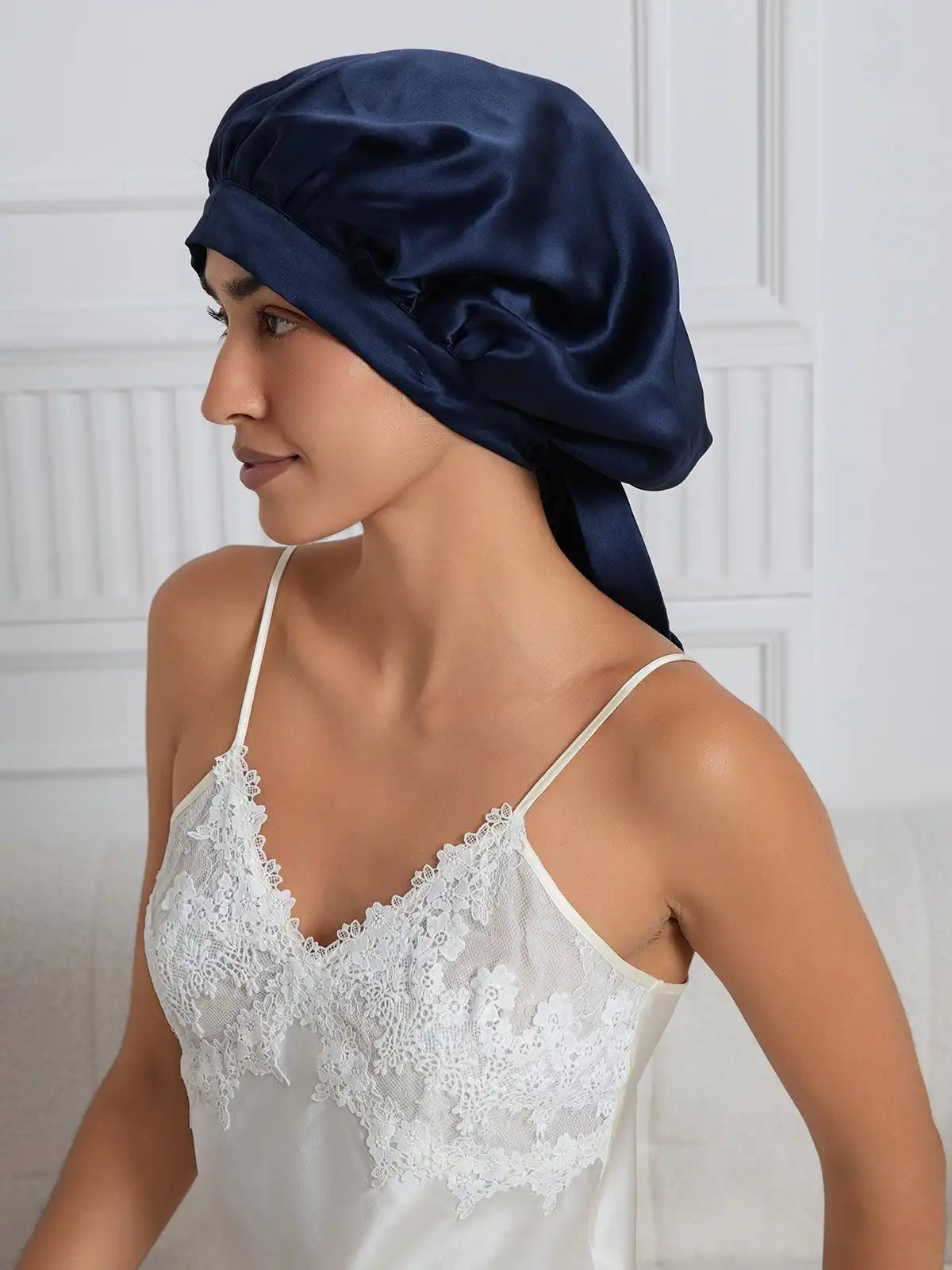100% Mulberry Silk Elegant Bonnet with Long Ribbons