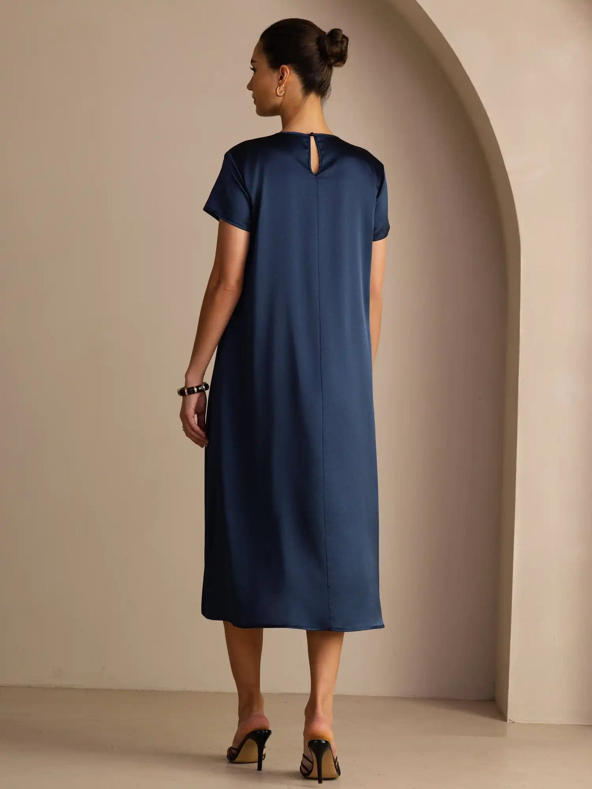 19Momme Silk Short Sleeve Crew Neck  Midi Dress With Side Pockets